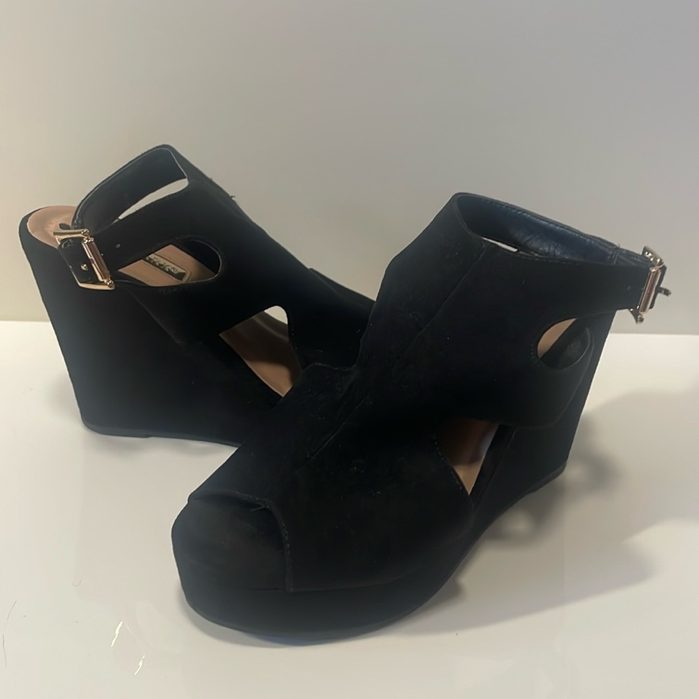 Black Open Toe Wedge